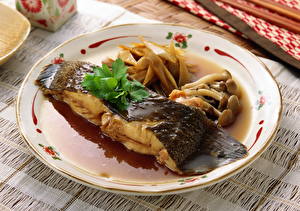Фотография Морепродукты Рыба Тарелка Продукты питания