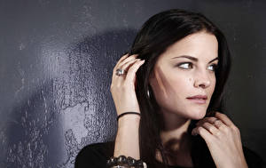 Фото Jaimie Alexander Лица Волос Брюнетки Знаменитости Девушки