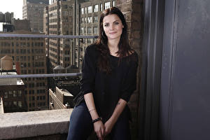 Картинка Jaimie Alexander Смотрят Улыбка Брюнетки Знаменитости Девушки