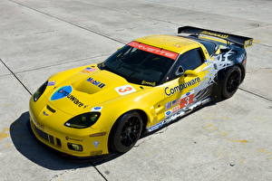 Фотографии Chevrolet Желтая Фар 2010 Corvette C6-R GT2 автомобиль