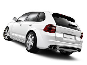 Фотографии Porsche Белым фоном Белая Cayenne Magnum TechArt - 2008 машины