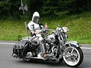 Фото Рыцарь С топором мотоцикл
